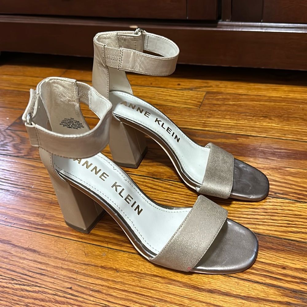 Anne Klein Akwatchme